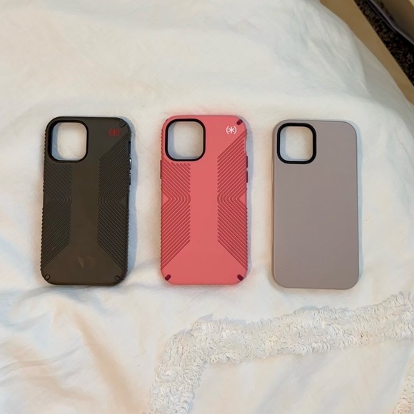 Three iPhone 12 / iPhone 12 Pro cases - Picture 3 of 3